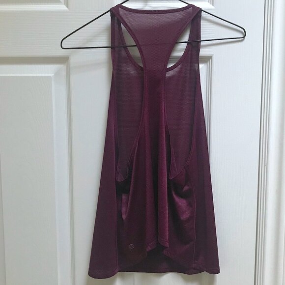 Good enough for the MONA LISA!🎾🌹 Cute Lululemon Tank in Burgundy Maroon Purple - Picture 8 of 8